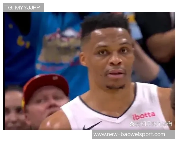 爱德华兹第三节火力全开独得17分威少助攻表现不俗贡献7分 爱德华兹第三节火力全开独得17分威少助攻表现不俗贡献7分