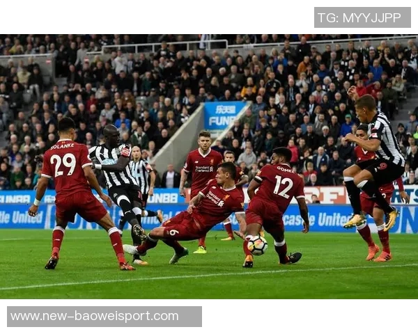 森林老板与贝尼特斯共赏奥林匹亚科斯对阵阿森纳精彩赛事