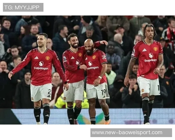 曼联老球迷感叹票价飞涨座位频换心中无奈难再热爱球队 曼联老球迷感叹票价飞涨座位频换心中无奈难再热爱球队