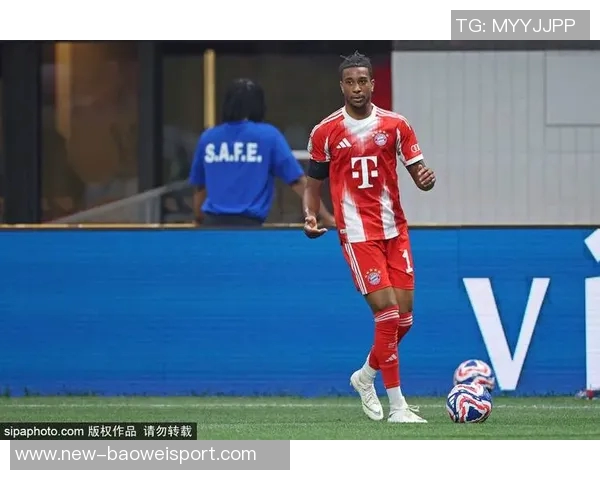 奥利塞训练时佩戴耳钉引发争议拜仁教练曾多次禁止此行为 奥利塞训练时佩戴耳钉引发争议拜仁教练曾多次禁止此行为