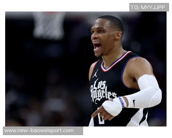 威少赞考德威尔多面影响力称其应保持自我风格助球队