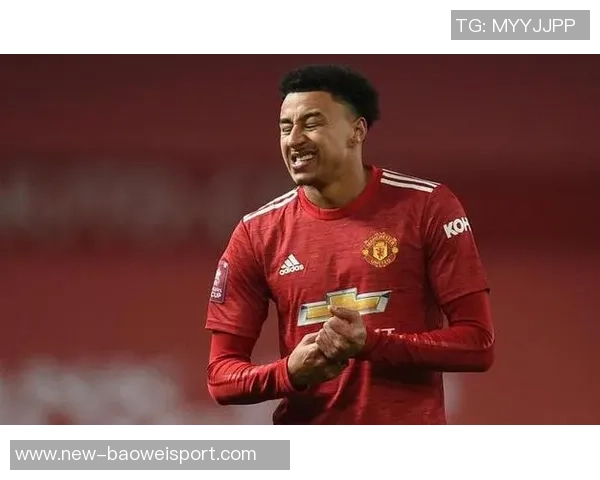 林加德与莱切特场上冲突激烈双方互推互搡引发热议 林加德与莱切特场上冲突激烈双方互推互搡引发热议